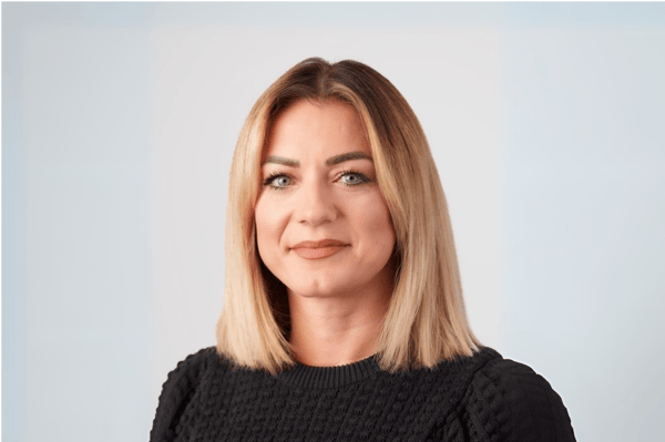 Paula Llewellyn