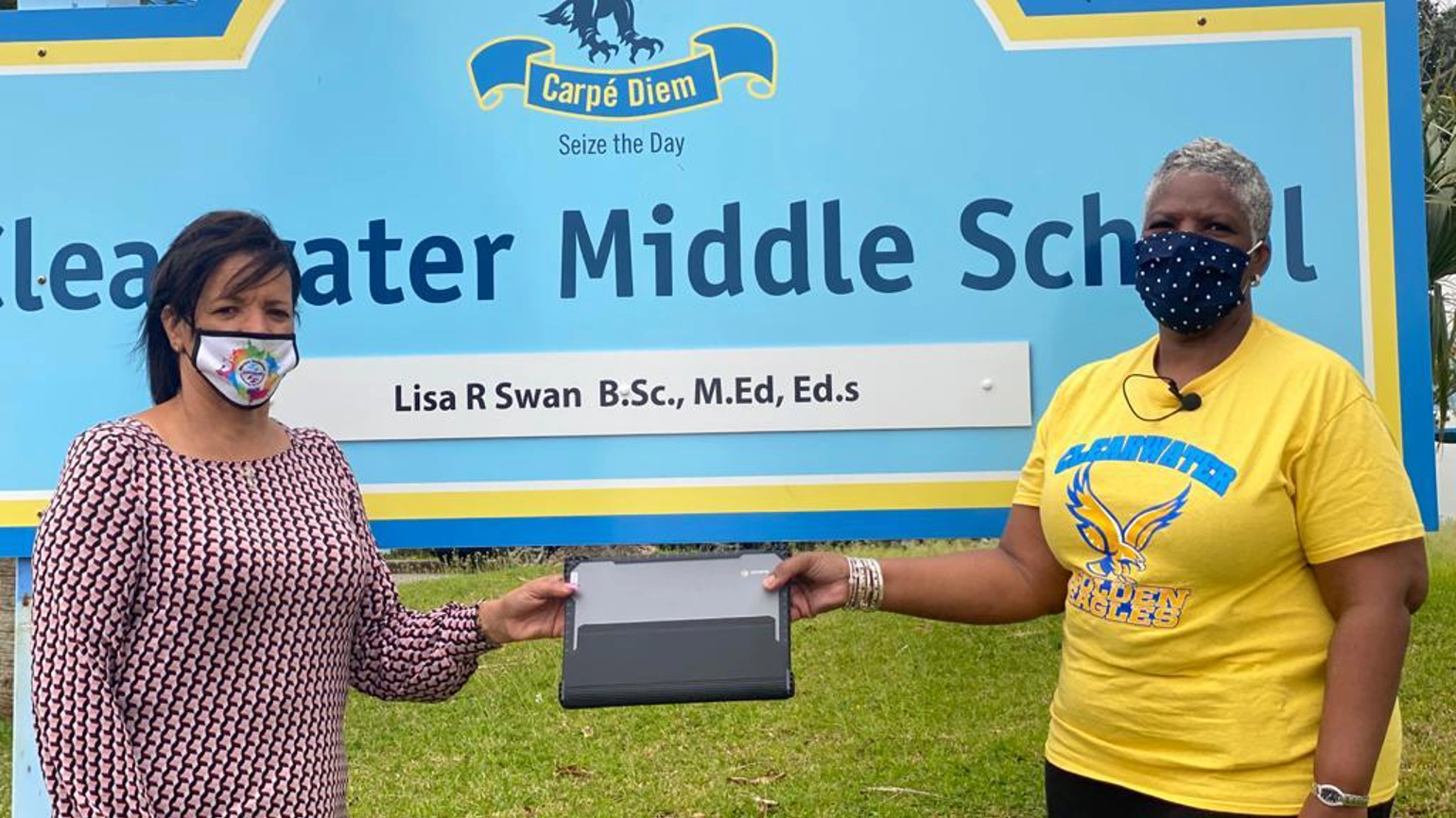 L&G Re’s Lighthouse Connect provides 50 laptops for students of three Bermuda public schools L&G Re’s Lighthouse Connect provides 50 laptops for students of three Bermuda public schools