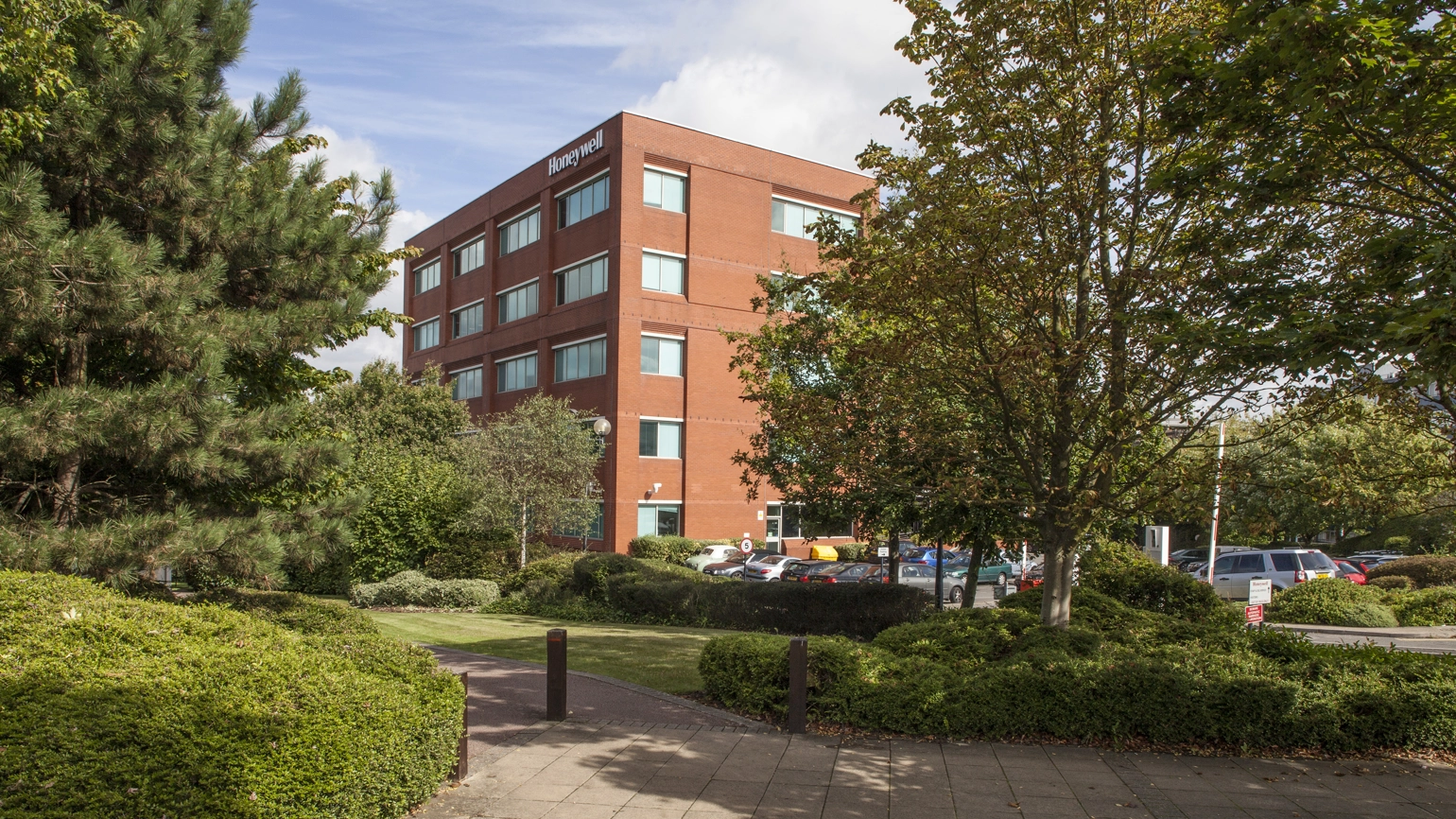 Honeywell House, Bracknell town centre exterior image Honeywell House, Bracknell town centre exterior image